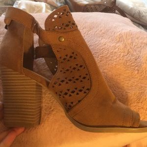 American Eagle Open toe wedge booties